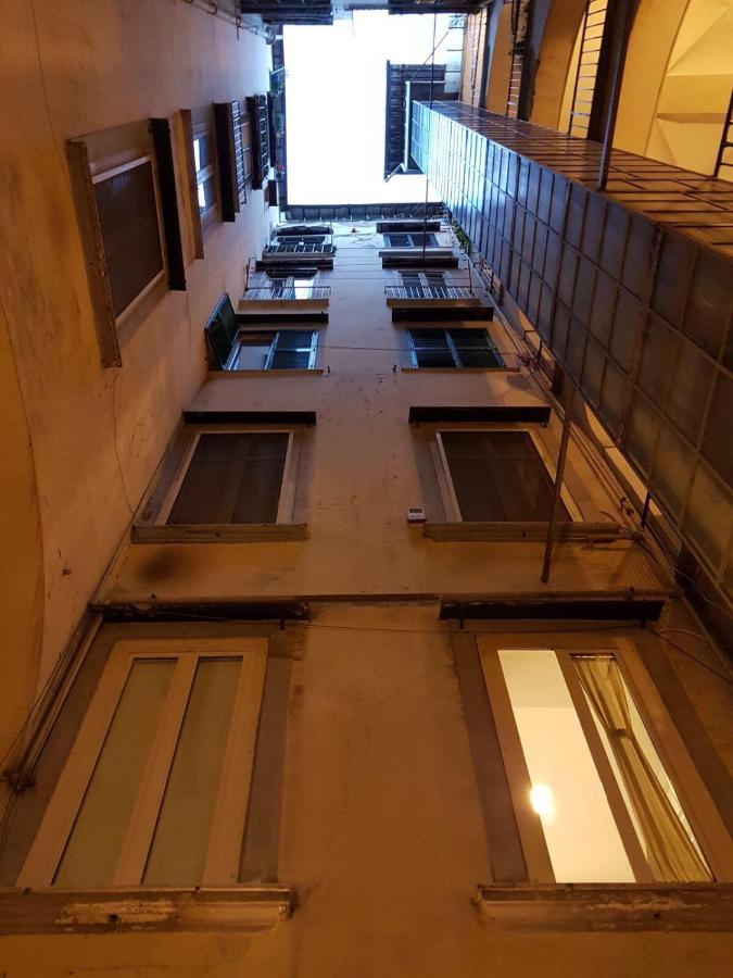 61 Piazza Cavour * Napels